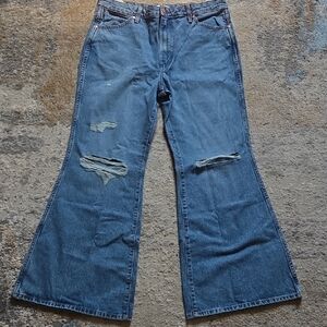 Wrangler Wanderer Distressed Flare Jeans